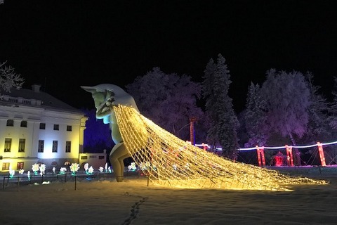Pārdots! 4.02. | Ledus skulptūras JELGAVĀ un izgaismotas zīda skulptūras Lietuvā - PAKROJAS muižā - turpina pārsteigt! Krāšņi!